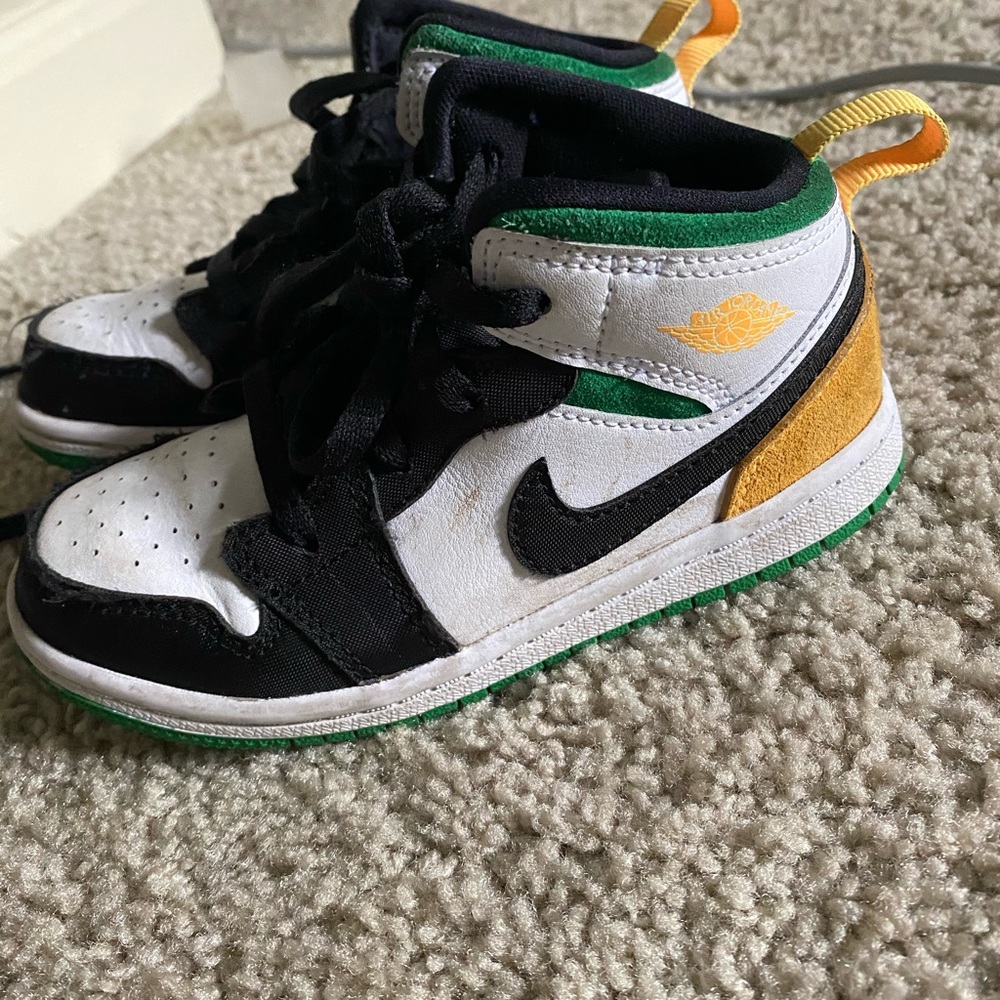 Kids Jordan 1s